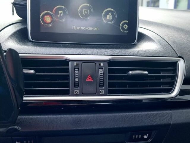 Белый Мазда 3, объемом двигателя 1.5 л и пробегом 98 тыс. км за 13980 $, фото 1 на Automoto.ua