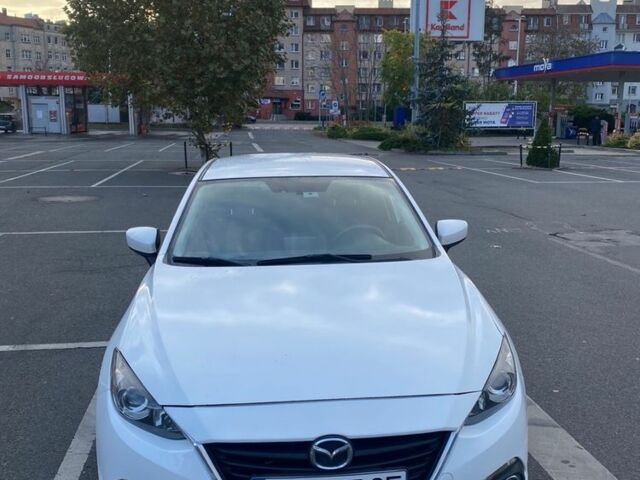 Білий Мазда 3, об'ємом двигуна 2 л та пробігом 160 тис. км за 10000 $, фото 2 на Automoto.ua