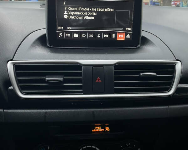 Белый Мазда 3, объемом двигателя 2 л и пробегом 168 тыс. км за 11100 $, фото 30 на Automoto.ua