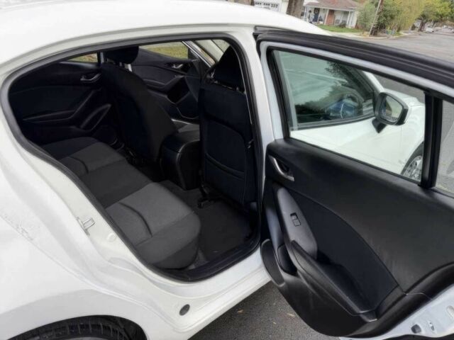 Білий Мазда 3, об'ємом двигуна 2 л та пробігом 70 тис. км за 8700 $, фото 10 на Automoto.ua