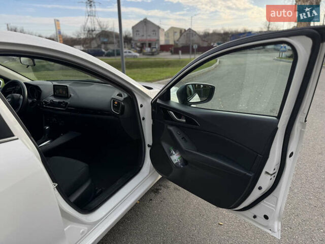 Білий Мазда 3, об'ємом двигуна 2 л та пробігом 161 тис. км за 10000 $, фото 22 на Automoto.ua