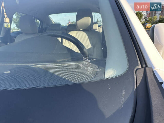 Білий Мазда 3, об'ємом двигуна 2 л та пробігом 156 тис. км за 10799 $, фото 10 на Automoto.ua