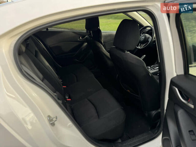 Білий Мазда 3, об'ємом двигуна 2 л та пробігом 161 тис. км за 10000 $, фото 21 на Automoto.ua