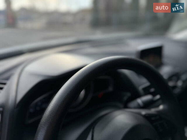 Білий Мазда 3, об'ємом двигуна 2 л та пробігом 161 тис. км за 10000 $, фото 16 на Automoto.ua