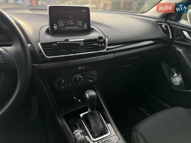 Білий Мазда 3, об'ємом двигуна 2 л та пробігом 161 тис. км за 10000 $, фото 17 на Automoto.ua