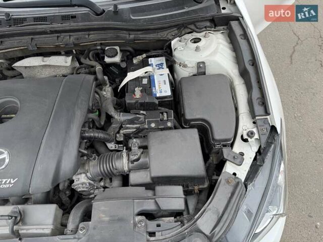 Белый Мазда 3, объемом двигателя 2 л и пробегом 142 тыс. км за 9000 $, фото 19 на Automoto.ua