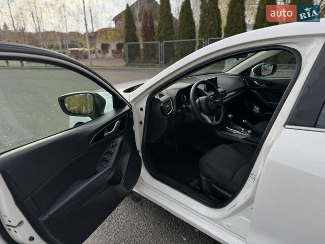Білий Мазда 3, об'ємом двигуна 2 л та пробігом 161 тис. км за 10000 $, фото 13 на Automoto.ua