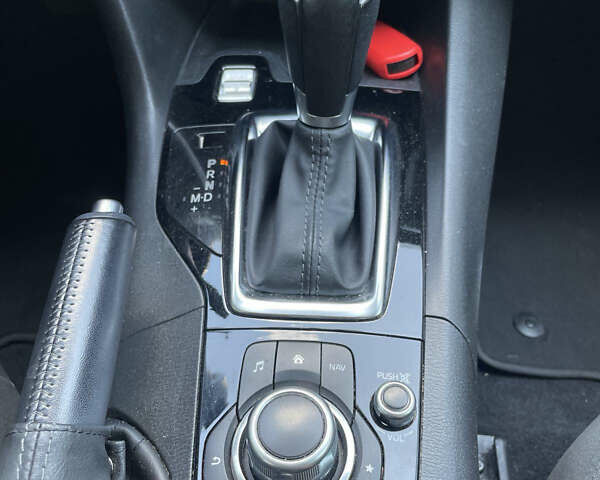 Білий Мазда 3, об'ємом двигуна 1.6 л та пробігом 116 тис. км за 13000 $, фото 12 на Automoto.ua