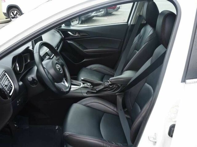 Белый Мазда 3, объемом двигателя 2 л и пробегом 79 тыс. км за 2000 $, фото 10 на Automoto.ua