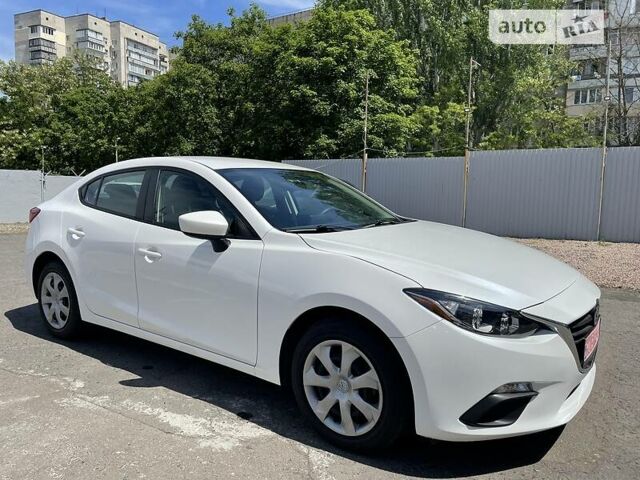 Белый Мазда 3, объемом двигателя 0 л и пробегом 48 тыс. км за 10900 $, фото 6 на Automoto.ua