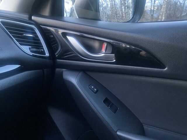 Белый Мазда 3, объемом двигателя 2 л и пробегом 111 тыс. км за 12500 $, фото 15 на Automoto.ua