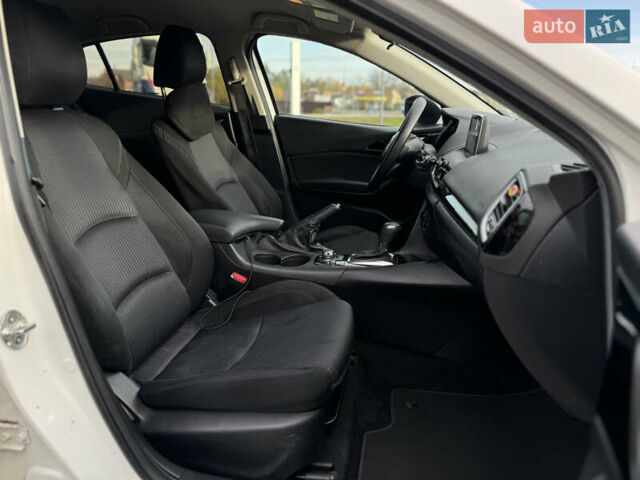 Білий Мазда 3, об'ємом двигуна 2 л та пробігом 161 тис. км за 10000 $, фото 23 на Automoto.ua