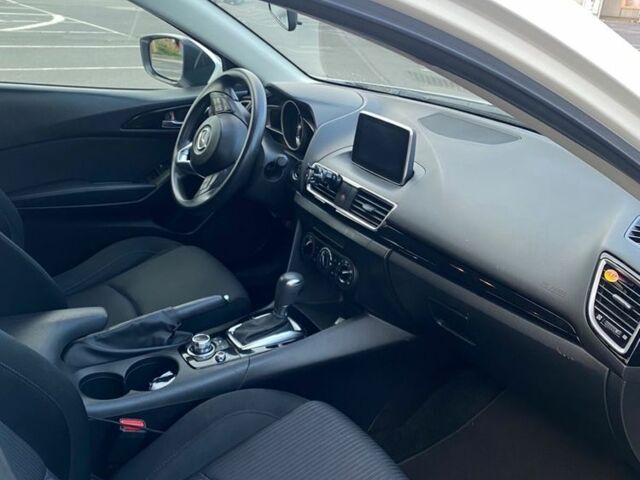 Білий Мазда 3, об'ємом двигуна 2 л та пробігом 160 тис. км за 10000 $, фото 5 на Automoto.ua