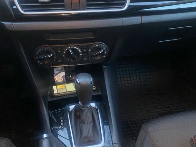 Белый Мазда 3, объемом двигателя 2 л и пробегом 111 тыс. км за 12500 $, фото 14 на Automoto.ua