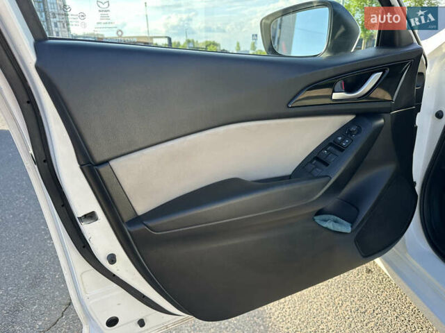 Білий Мазда 3, об'ємом двигуна 2 л та пробігом 156 тис. км за 10799 $, фото 13 на Automoto.ua