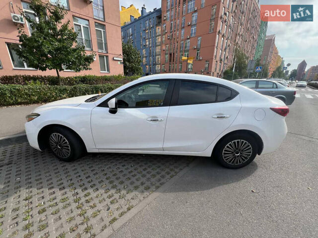 Мазда 3 2016 в Киеве на Automoto.ua Белый Мазда 3, объемом двигателя 2 л и пробегом 189 тыс. км за 12200 $, фото 1 на Automoto.ua