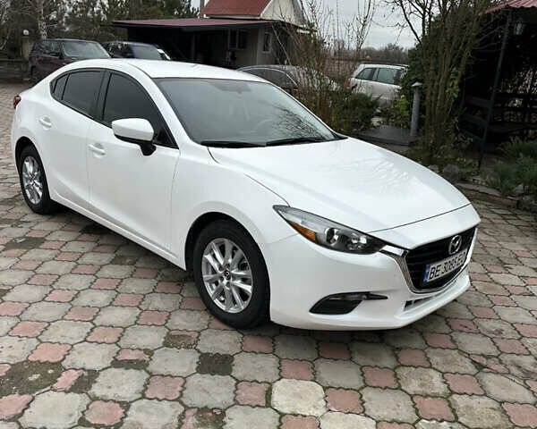 Белый Мазда 3, объемом двигателя 2 л и пробегом 107 тыс. км за 9500 $, фото 3 на Automoto.ua