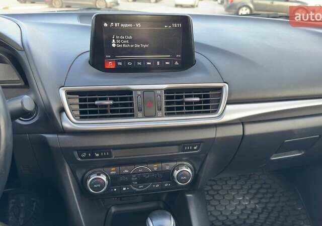 Білий Мазда 3, об'ємом двигуна 1.5 л та пробігом 144 тис. км за 13500 $, фото 10 на Automoto.ua