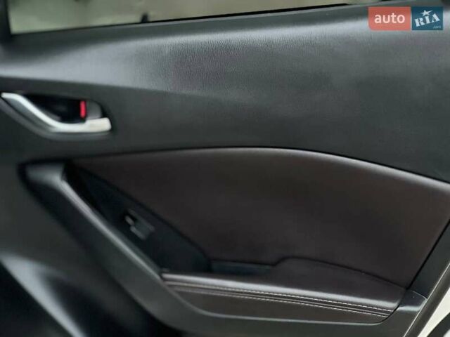 Белый Мазда 3, объемом двигателя 2 л и пробегом 196 тыс. км за 10990 $, фото 31 на Automoto.ua