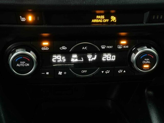 Белый Мазда 3, объемом двигателя 2 л и пробегом 196 тыс. км за 10990 $, фото 15 на Automoto.ua