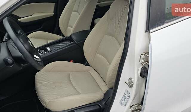 Белый Мазда 3, объемом двигателя 2 л и пробегом 130 тыс. км за 9900 $, фото 11 на Automoto.ua