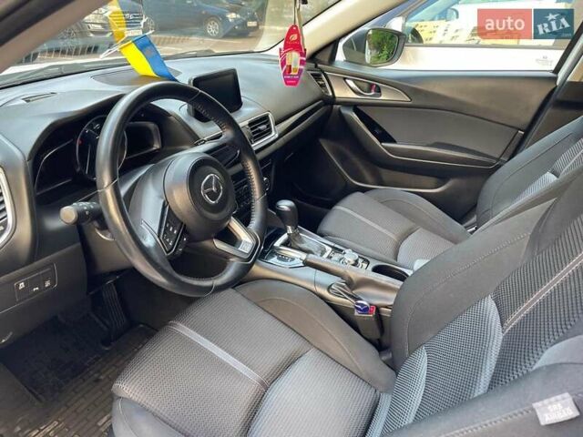 Белый Мазда 3, объемом двигателя 1.5 л и пробегом 41 тыс. км за 14500 $, фото 2 на Automoto.ua