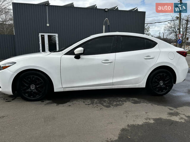Белый Мазда 3, объемом двигателя 2 л и пробегом 196 тыс. км за 11000 $, фото 6 на Automoto.ua