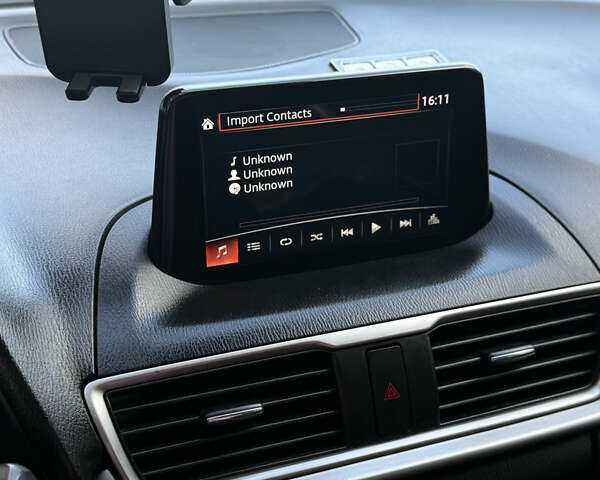 Белый Мазда 3, объемом двигателя 2 л и пробегом 193 тыс. км за 13500 $, фото 12 на Automoto.ua