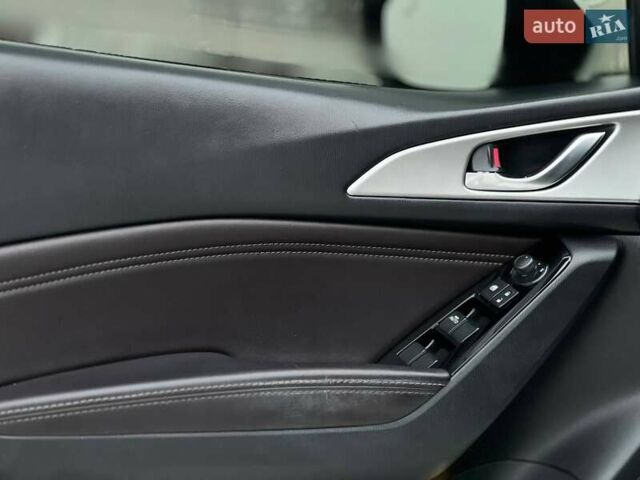 Белый Мазда 3, объемом двигателя 2 л и пробегом 196 тыс. км за 10990 $, фото 14 на Automoto.ua