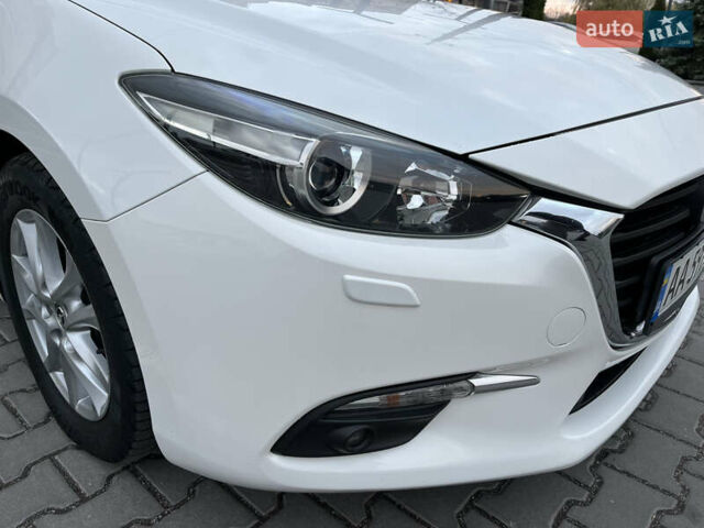 Белый Мазда 3, объемом двигателя 1.5 л и пробегом 144 тыс. км за 14500 $, фото 9 на Automoto.ua