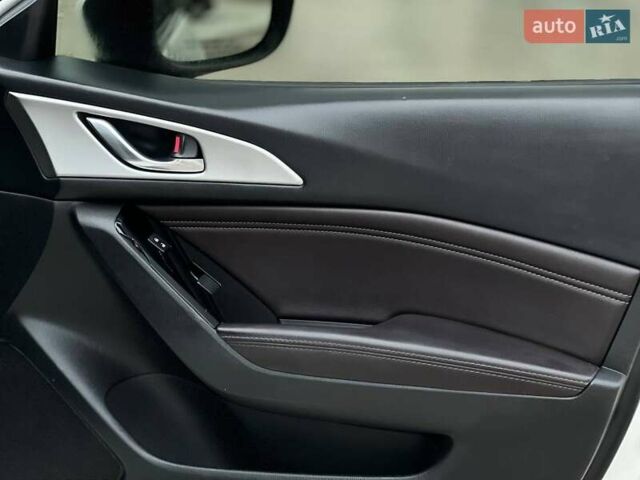 Белый Мазда 3, объемом двигателя 2 л и пробегом 196 тыс. км за 10990 $, фото 37 на Automoto.ua