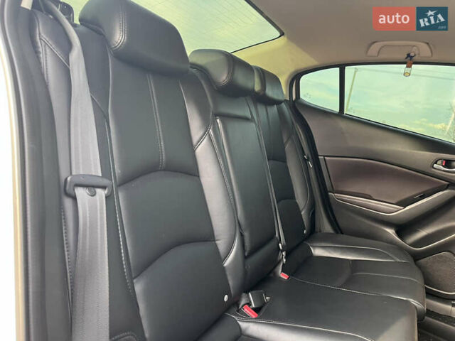 Белый Мазда 3, объемом двигателя 2.49 л и пробегом 110 тыс. км за 15700 $, фото 11 на Automoto.ua