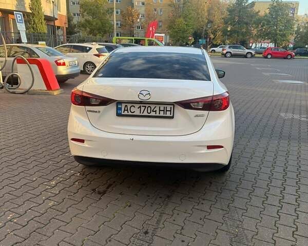 Белый Мазда 3, объемом двигателя 2 л и пробегом 109 тыс. км за 11800 $, фото 2 на Automoto.ua