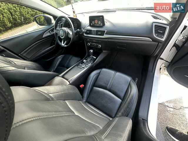 Мазда 3 2017 у Києві на Automoto.ua Білий Мазда 3, об'ємом двигуна 2 л та пробігом 197 тис. км за 12199 $, фото 42 на Automoto.ua