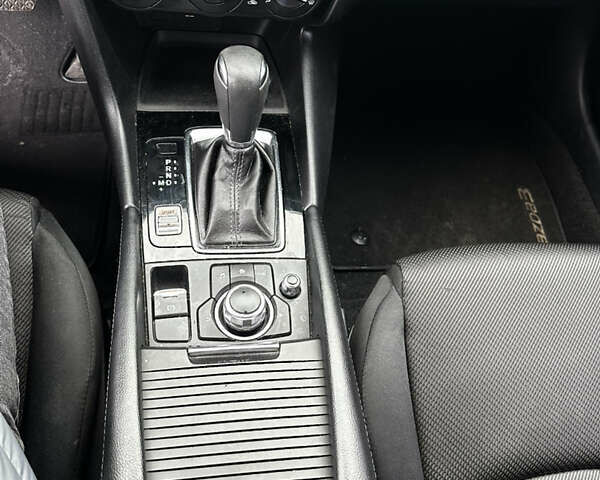 Белый Мазда 3, объемом двигателя 2 л и пробегом 196 тыс. км за 11000 $, фото 18 на Automoto.ua