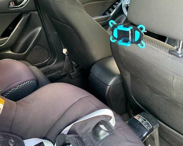 Белый Мазда 3, объемом двигателя 2 л и пробегом 156 тыс. км за 10035 $, фото 15 на Automoto.ua