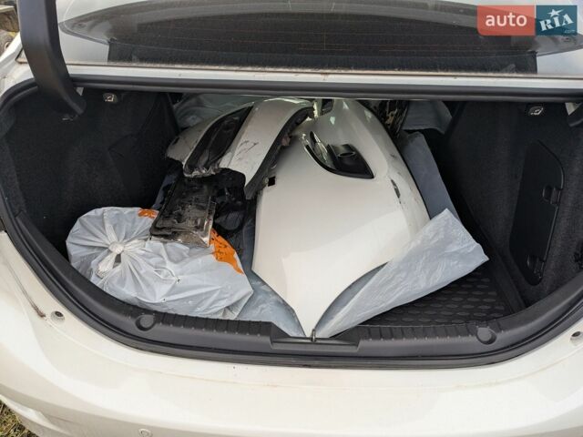 Белый Мазда 3, объемом двигателя 2 л и пробегом 80 тыс. км за 7650 $, фото 28 на Automoto.ua