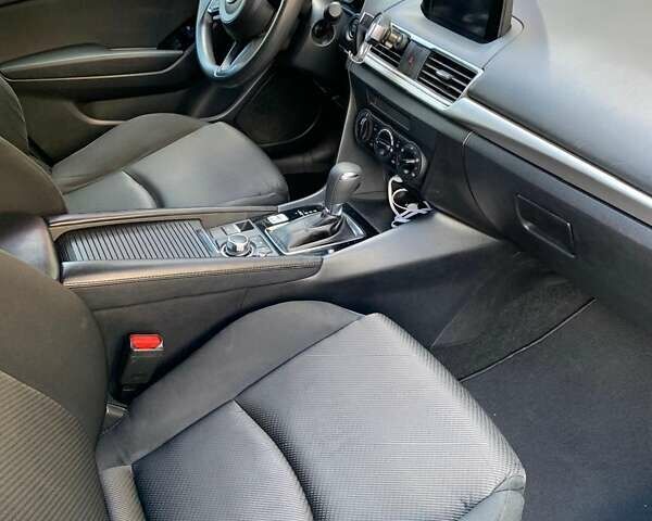 Белый Мазда 3, объемом двигателя 2 л и пробегом 156 тыс. км за 10035 $, фото 7 на Automoto.ua