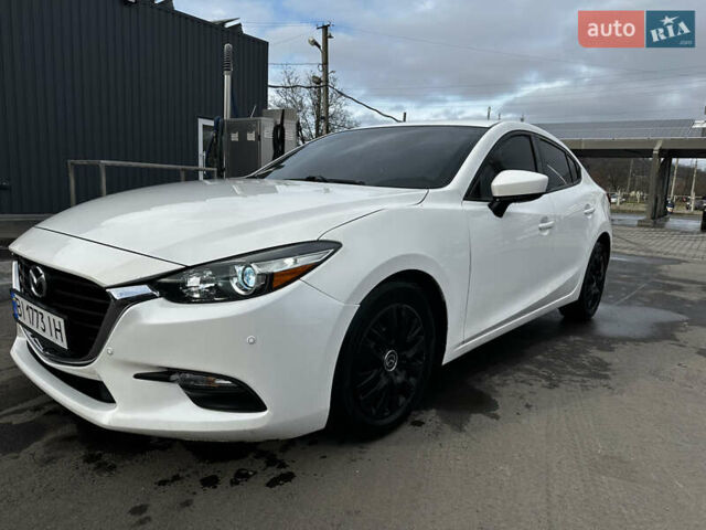 Белый Мазда 3, объемом двигателя 2 л и пробегом 196 тыс. км за 11000 $, фото 5 на Automoto.ua