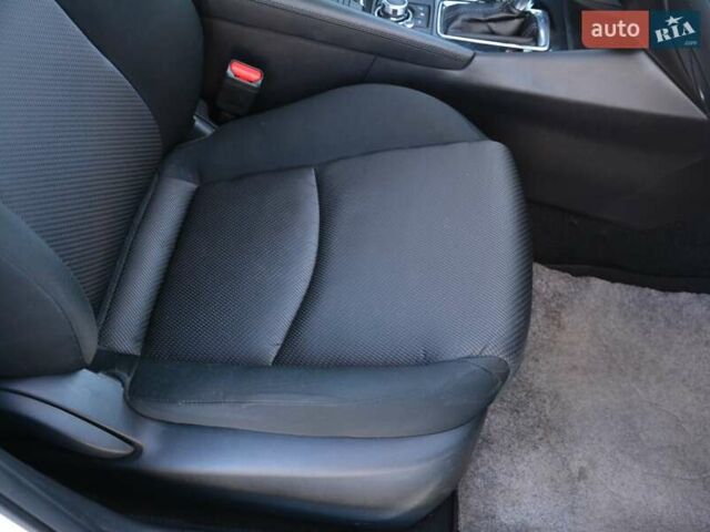 Белый Мазда 3, объемом двигателя 2 л и пробегом 90 тыс. км за 12999 $, фото 25 на Automoto.ua