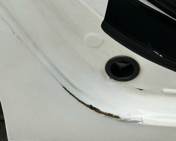 Белый Мазда 3, объемом двигателя 2 л и пробегом 173 тыс. км за 10500 $, фото 10 на Automoto.ua