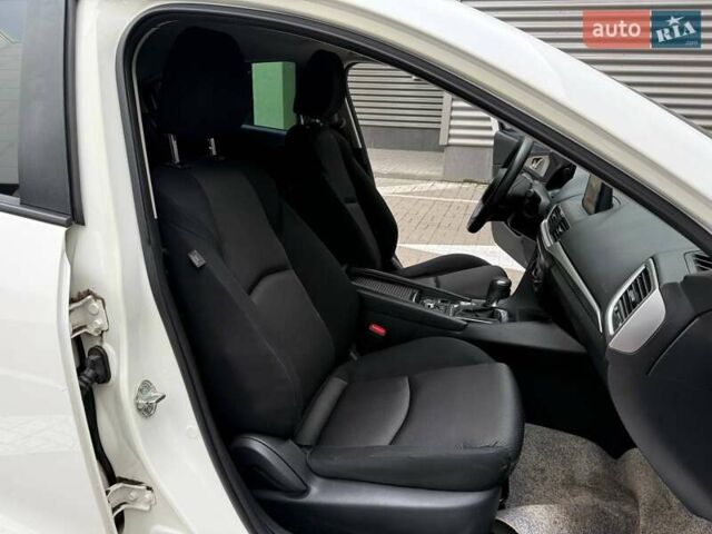 Білий Мазда 3, об'ємом двигуна 2 л та пробігом 90 тис. км за 14490 $, фото 9 на Automoto.ua