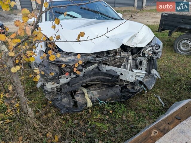 Белый Мазда 3, объемом двигателя 2 л и пробегом 80 тыс. км за 7650 $, фото 7 на Automoto.ua
