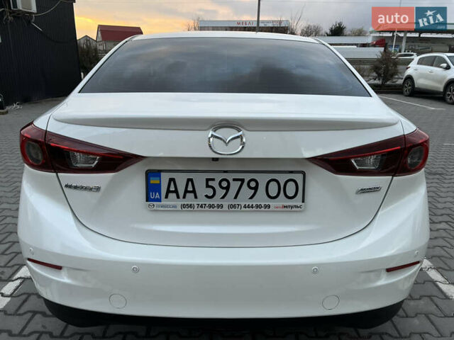 Белый Мазда 3, объемом двигателя 1.5 л и пробегом 144 тыс. км за 14500 $, фото 3 на Automoto.ua