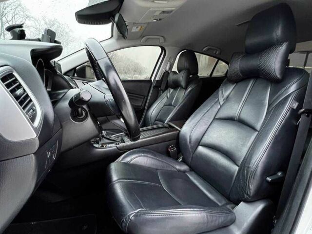 Белый Мазда 3, объемом двигателя 2 л и пробегом 196 тыс. км за 10990 $, фото 10 на Automoto.ua