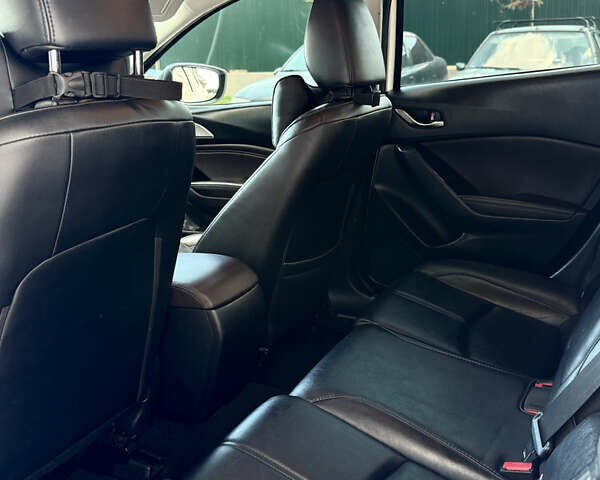 Белый Мазда 3, объемом двигателя 2 л и пробегом 193 тыс. км за 13500 $, фото 14 на Automoto.ua