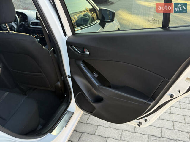 Білий Мазда 3, об'ємом двигуна 1.5 л та пробігом 96 тис. км за 15500 $, фото 15 на Automoto.ua