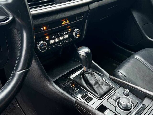 Белый Мазда 3, объемом двигателя 2 л и пробегом 196 тыс. км за 10990 $, фото 16 на Automoto.ua