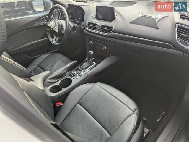 Белый Мазда 3, объемом двигателя 2 л и пробегом 80 тыс. км за 7650 $, фото 24 на Automoto.ua