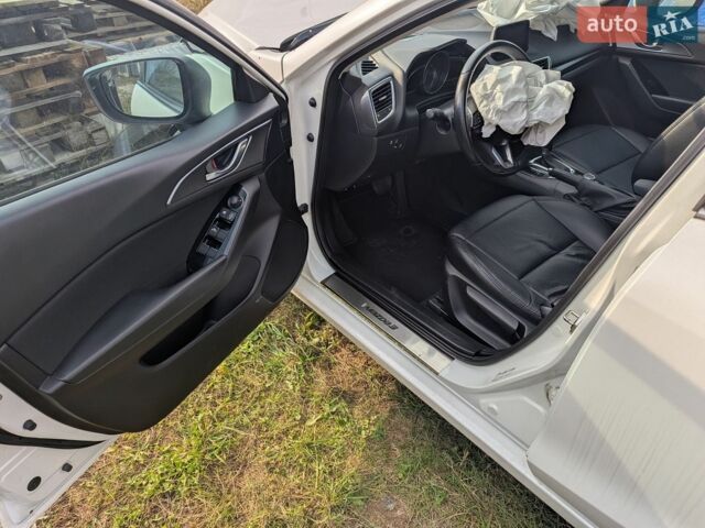 Белый Мазда 3, объемом двигателя 2 л и пробегом 80 тыс. км за 7650 $, фото 4 на Automoto.ua